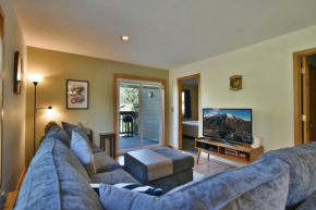 Woodbridge Inn Getaway: Pet Friendly, Mountain Views